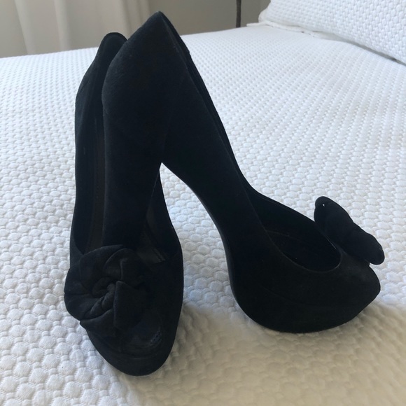 Louis Vuitton shoe - Picture 3 of 10